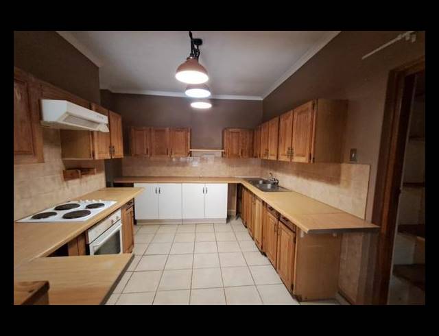 3 BEDROOM HOUSE FOR SALE IN MOUNTAIN VIEW